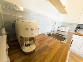 Ultimate Luxury Penthouse overlooking the Beach and The Waves. - Image 2