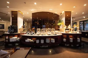 Hotel Majestic Saigon - Image 2