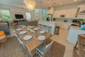Coral Retreat Apartment 5 - Image 4