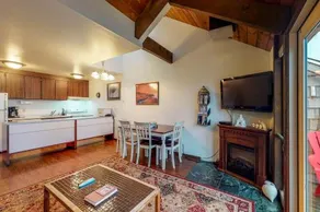 Yaquina Bay Getaway - Image 3