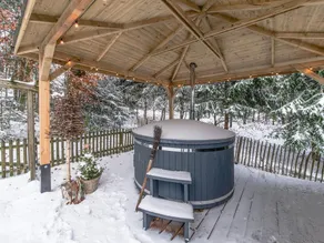 Charming House With Sauna, Jacuzzi in Bullange - Image 4