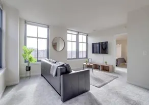 Splendid 2 BR Condo At Pentagon City - Image 2