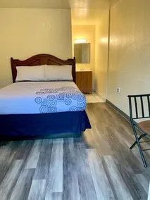 JOLLY MOTEL - Image 4