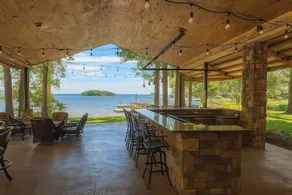 Luxury Lakefront 4br: Jacuzzi, Game Room & Wi-fi - Image 2