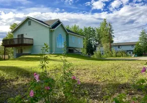 Remodeled Haven in the Heart of Town - Image 4