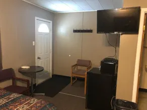ROBINS NEST MOTEL AND CAFE - Image 2