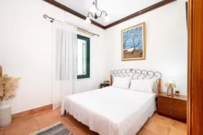 Marys Beachfront Villa - Image 3