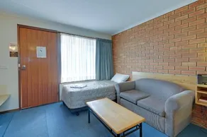 Always Welcome Motel - Image 2