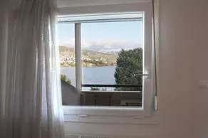 Swan Lake Front Apartment - Image 4