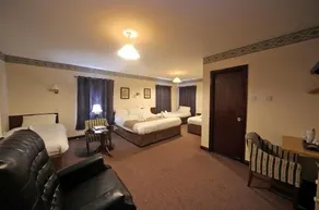 Commercial and Tourist Hotel - Image 5
