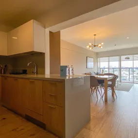 Astonishing 3BR with Balcony in Miraflores - Image 4