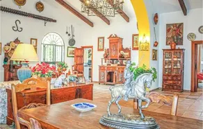 Cozy Home In MorÃ³n De La Frontera With Kitchen - Image 4