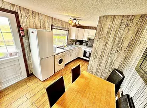 Pet Friendly - 6 Guests - Haven Lakeland - Image 4