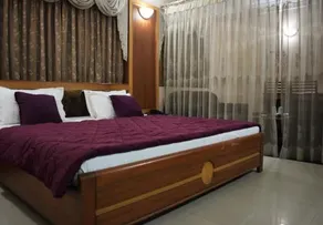 Hotel Valiant - Image 2