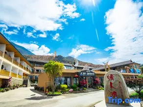 MEI LU. LAKESIDE  HOTEL - Image 2