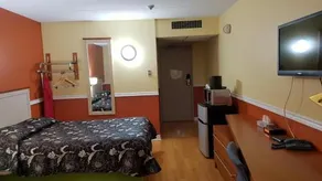 Budget Inn 2000 - Image 4