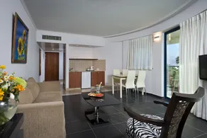 Central Park Hotel - Image 2