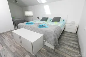 Emerald Soca Apartment - Image 5