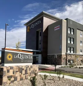 LA QUINTA INN & SUITES BY WYNDHAM DENVER PARKER - Image 4