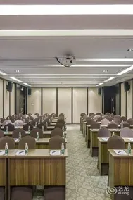 Camphor Forest Hotel - Image 3