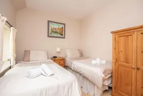 Harbour View Apartment - Image 2