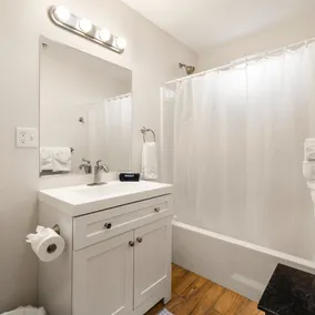 Prescott Family Friendly 3 Bedroom w Large Yard - Image 5