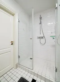 Town Hall Apartments - Image 3