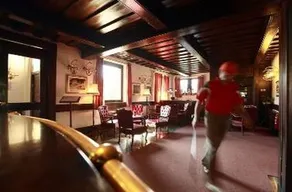 Kings Club House - Image 5