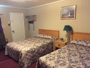 Shamrock Motel - Image 5