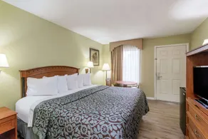 Days Inn by Wyndham Ormond Beach - Image 5