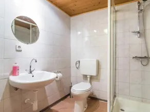 Spacious Holiday Home near Ski Area in Leogang - Image 5