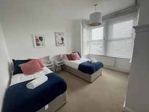 Seaside Retreat In Shoreham With Sauna & Spa Hire - Image 5