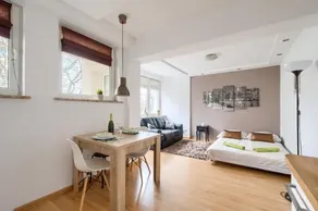 Balcony Apartment Near Old Town - Image 2