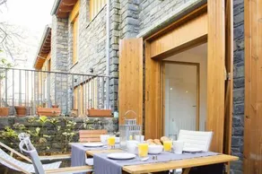 Chalet en urbanización, ideal para esquí - Image 4