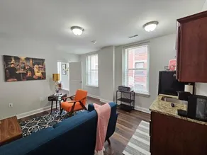 Luxurious 1 Bed 1 Bath Stay at the Historic Inman - Image 4