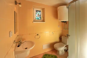Aplend Villa Studios - Image 3