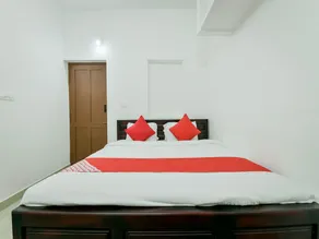 Cozy Home Stay in Edapally Kochi - Image 5