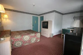 Executive Inn - Image 3