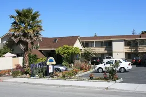 Monterey Fireside Lodge - Image 3