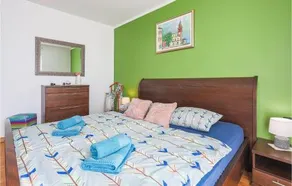3 Bedroom Lovely Apartment In Svetvincenat - Image 3