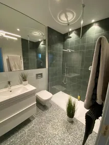 May Road stylish townhouse - Image 2