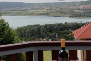 Szepkilatas Vendeghaz Balatonfuzfo - Image 3