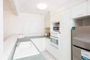 Panda Holiday Inn - Image 3