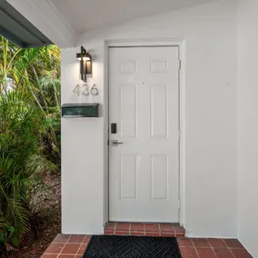 Uhost AI Stylish 1BR Bright Space w Patio - Image 5