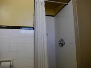Budget Inn - Image 5