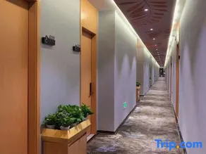 Shiyan Fashion Hotel - Image 3