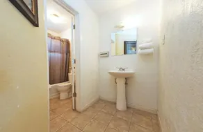 Guest Ranch Motel - Image 4