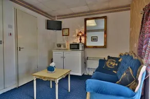 The Falklands Hotel - Image 2