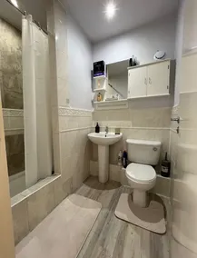 City centre & Parking 2 Bed AP - Image 5