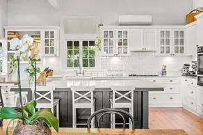 Large Family House including Self Contained Studio for AuPair or extended family - Image 2